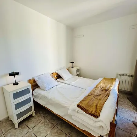 Confortable T2 Avec Terrasse Privee Pres Des Thermes Et Du Centre-ville A - Fr-1-553-144 *