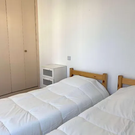 Confortable T2 Avec Terrasse Privee Pres Des Thermes Et Du Centre-ville A - Fr-1-553-144 *